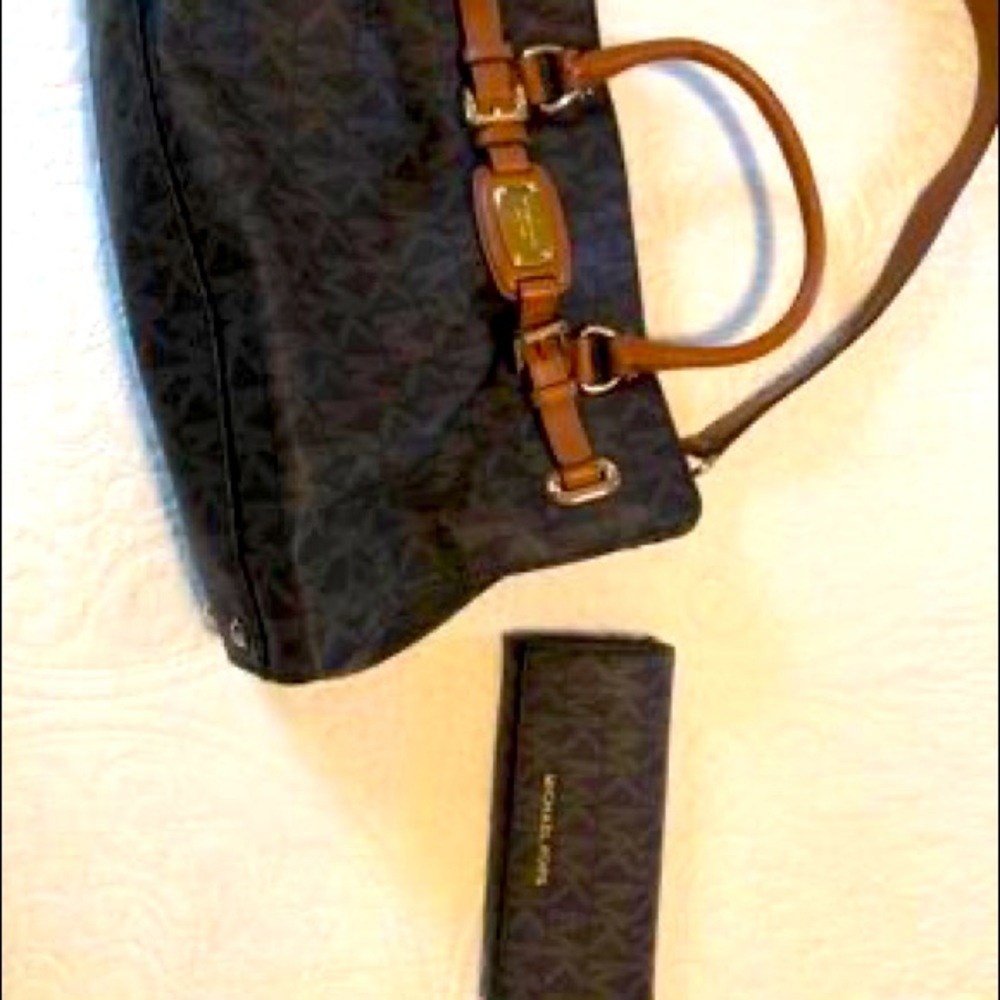 Michael Kors Purse & Wallet